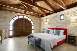 5 habitaciones, tabla de planchar con plancha y wifi gratis