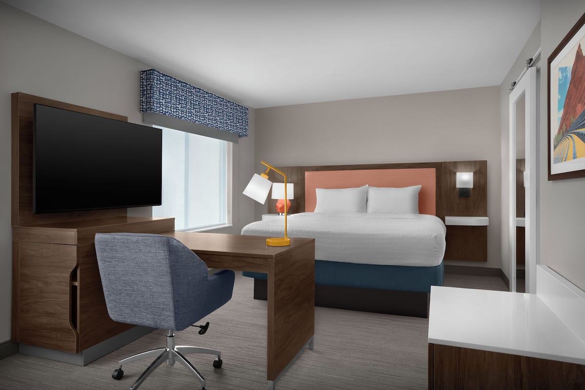 Studio, 1 King Bed, Refrigerator & Microwave (Wet bar) | Desk, laptop workspace, blackout drapes, iron/ironing board