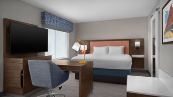 Studio, 1 King Bed, Refrigerator & Microwave (Wet bar) | Desk, laptop workspace, blackout drapes, iron/ironing board