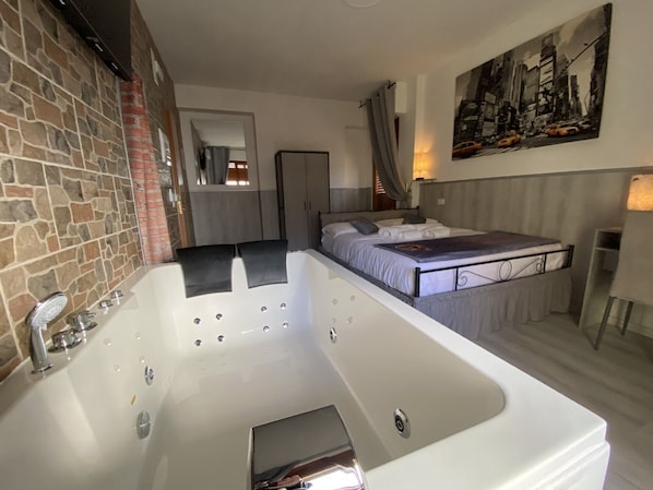 Suite con vasca idromassaggio PSICHE