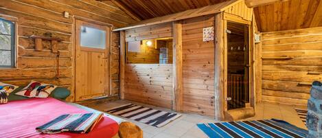 2 bedrooms, bed sheets