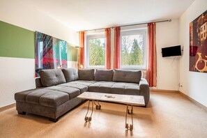 TV, table tennis - Apartment 7 – Nature Retreat at the Resort near Lychen (Lychen)