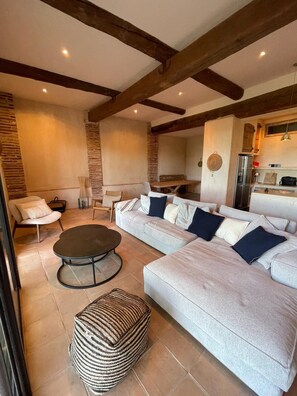 Video games, ping pong, computer monitors, printers