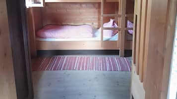 2 bedrooms, bed sheets