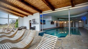 Indendørs pool, opvarmet pool