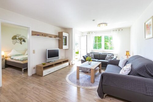 Ferienwohnung 'Manns' mit Gemeinschaftsgarten, Balkon und Wi-Fi