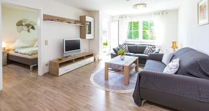 Ferienwohnung 'Manns' mit Gemeinschaftsgarten, Balkon und Wi-Fi