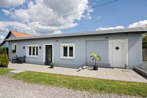 Exterior - Apartment 'Pfauenhof' with Mountain View, Balcony and Wi-Fi (Harztor)