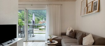 Apartment 'Wanderlust' with Mountain View, Private Terrace and Wi-Fi