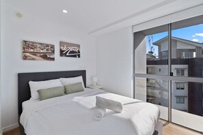 2 chambres, fer et planche à repasser, Wi-Fi, draps fournis