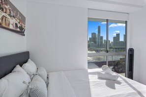 3 chambres, fer et planche à repasser, Wi-Fi, literie fournie