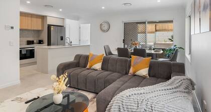 Brand New Modern 5BR House Ducted A/C Near Mall