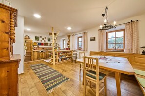 In-room dining - Holiday Home Edt (Bad Goisern)