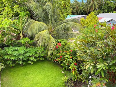 5-Bedroom Retreat, right next to Beach & Easy access to  3 Surf points!