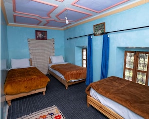 Kamar Triple