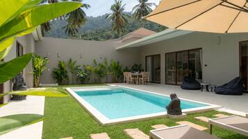 Private pool