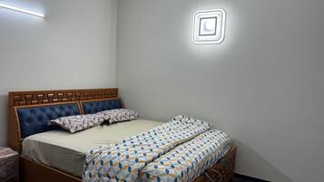 3 bedrooms, WiFi, bed sheets