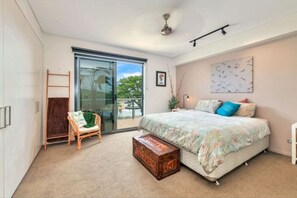 Apartment, Smoking
