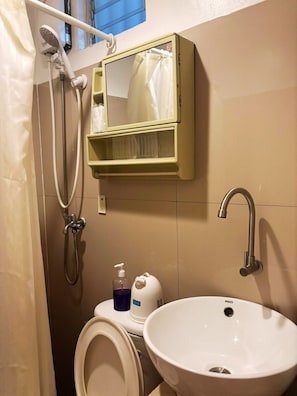 Quarto casal standard | Banheiro | Chuveiro