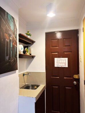 Standard Double Room | Private kitchen - City Stay Inns Slex (Makati)