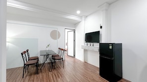 Basic Studio Suite | Private kitchen | Fridge, stovetop, cookware/dishes/utensils - UNI DISTRICT 5 SAIGON (Ho Chi Minh City)