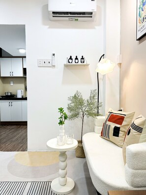Basic Studio | Desk, free WiFi - UNI DISTRICT 5 SAIGON (Ho Chi Minh City)