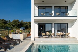 Outdoor pool - Villa Artec with Sea View and Private Pool (Marcana)
