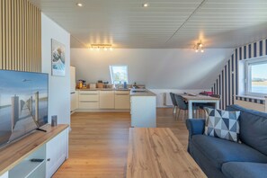 Fernseher, Stereoanlage