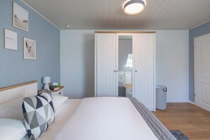 2 Schlafzimmer, Schreibtisch, Reisekinderbett, kostenloses WLAN