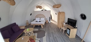 Minibar, in-room safe, blackout curtains, iron/ironing board