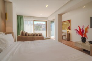 Iconic Suite (Acropolis View) | 埃及棉床单、高档床上用品、迷你吧、客房内保险箱