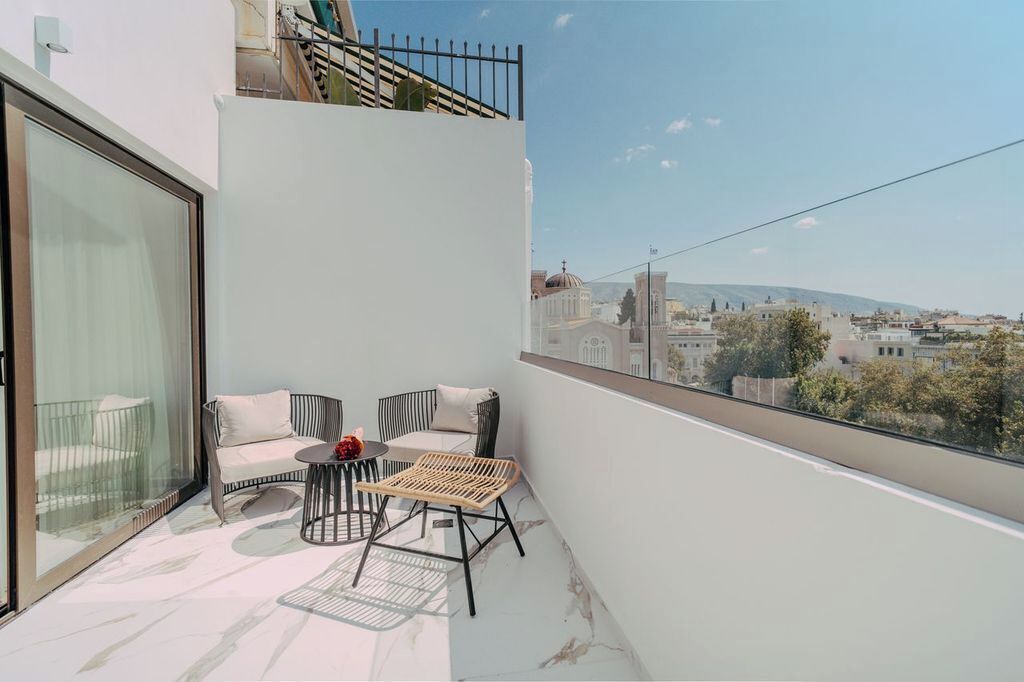 Iconic Suite (Acropolis View) | Sábanas de algodón egipcio, ropa de cama de alta calidad y minibar 