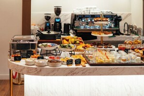 Desayuno completo incluido todos los días