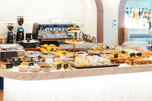 Free daily full breakfast - Eternity Athens (Athens)