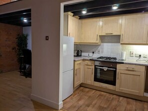 Private kitchen - Mordern 2-bedroom in the Heart of Canterbury (Canterbury)