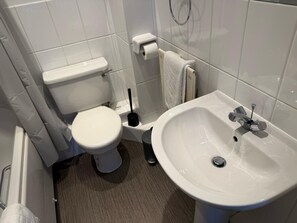 Hair dryer, towels - Mordern 2-bedroom in the Heart of Canterbury (Canterbury)