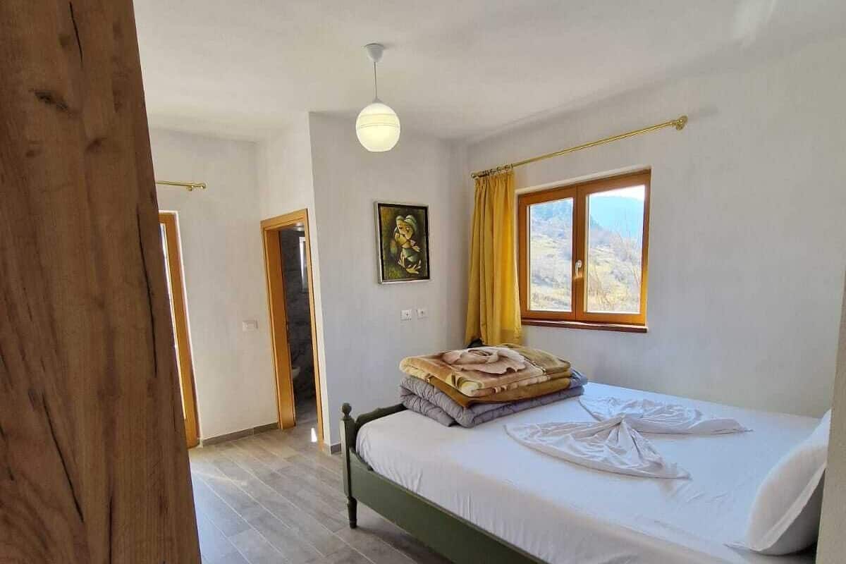 Comfort Double Room | Desk, blackout curtains, soundproofing, iron/ironing board
