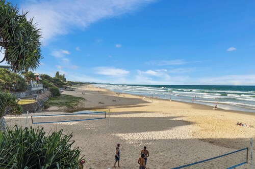 Tides & Tails Abode - Coolum Pet Friendly Home