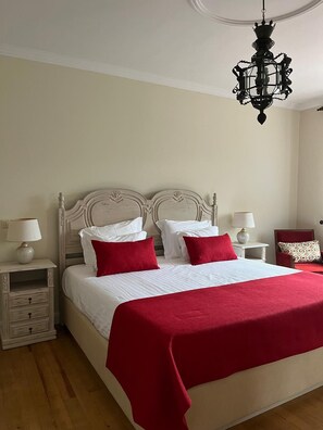 9 bedrooms, desk, iron/ironing board, travel crib