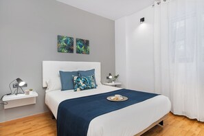 2 chambres, fer et planche à repasser, Wi-Fi gratuit, draps fournis
