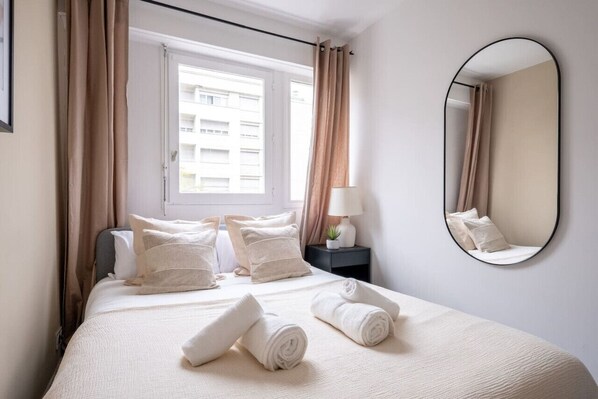 1 chambre, fer et planche à repasser, Wi-Fi gratuit, draps fournis