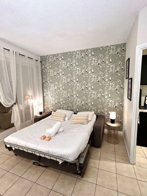 1 bedroom, iron/ironing board, WiFi, bed sheets