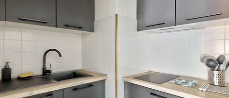 冰箱、微波炉、炉灶、茶具/咖啡用具