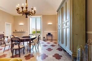 تناول الطعام