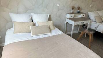 1 bedroom, iron/ironing board, travel crib, WiFi