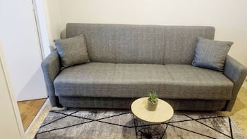 Apartamento, 1 habitación, balcón, vistas al jardín | Interior