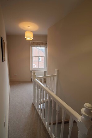 House, 3 Bedrooms, City View | Interior
