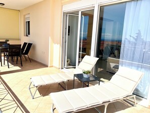 Apartment, 2 Bedrooms, Accessible, Smoking | Sundeck