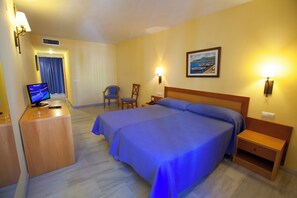 Superior tweepersoonskamer, balkon, uitzicht op de stad | Gratis wifi