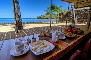 Daily cooked-to-order breakfast for a fee